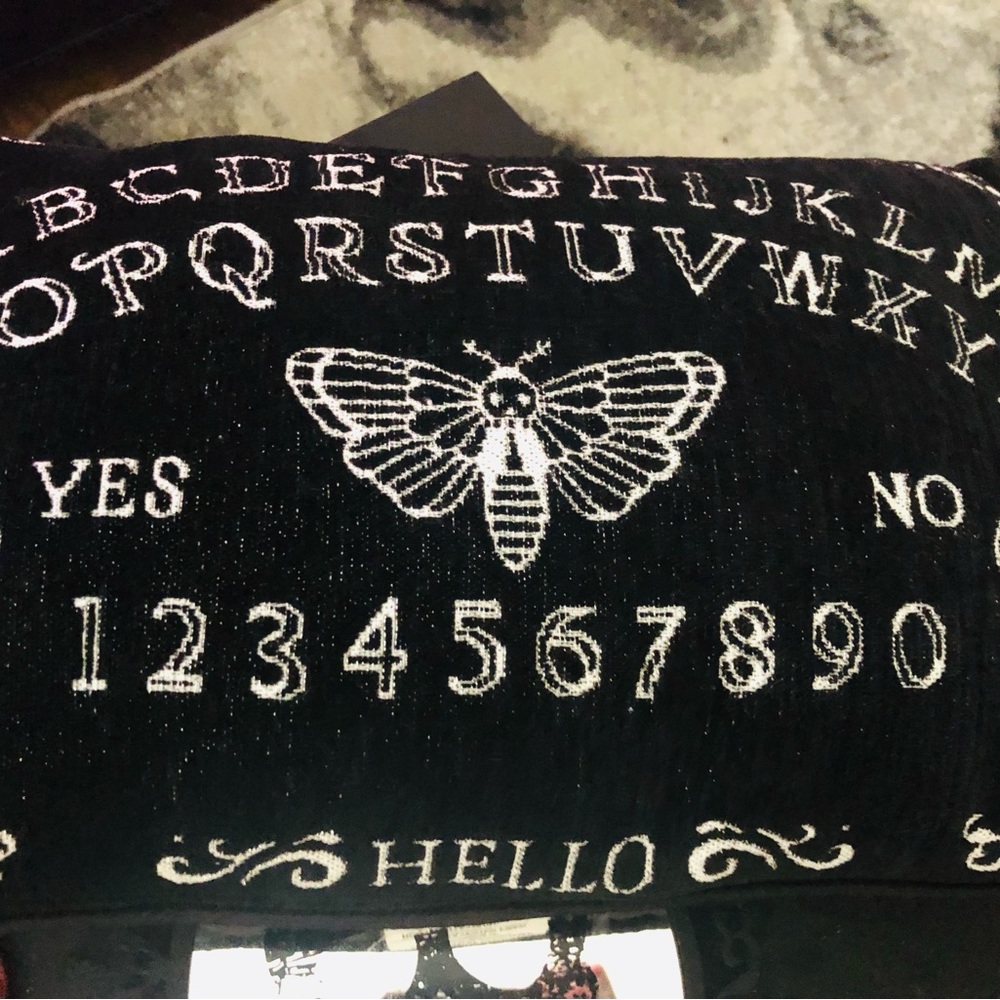 π π» HALLOWEEN Two Piece Ouija board Set- Pillow and Table or Couch Runner - Picture 2 of 7